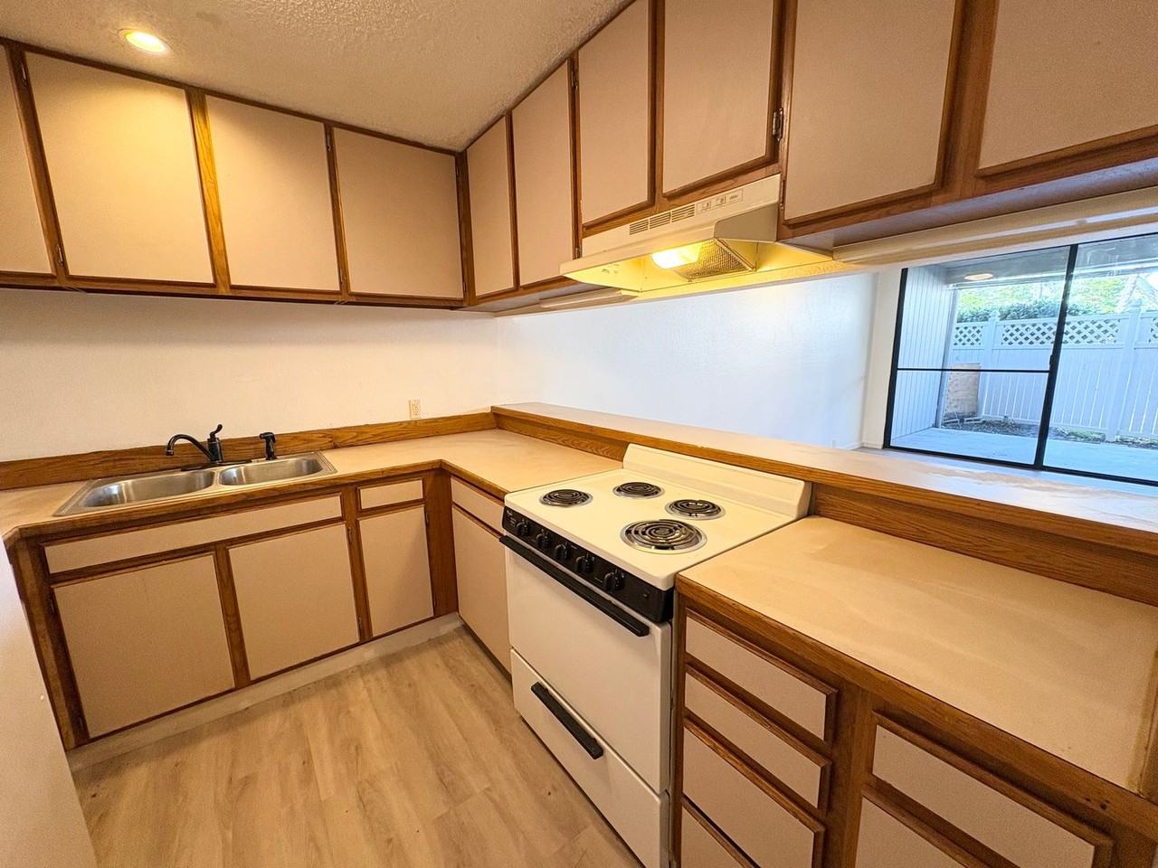 75-5669 Kuakini Hwy #104 - Photo 3 of 6