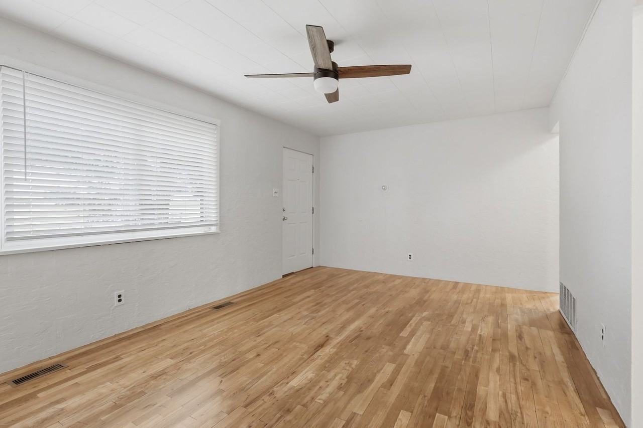 308 N Gilbert St - Photo 2 of 26