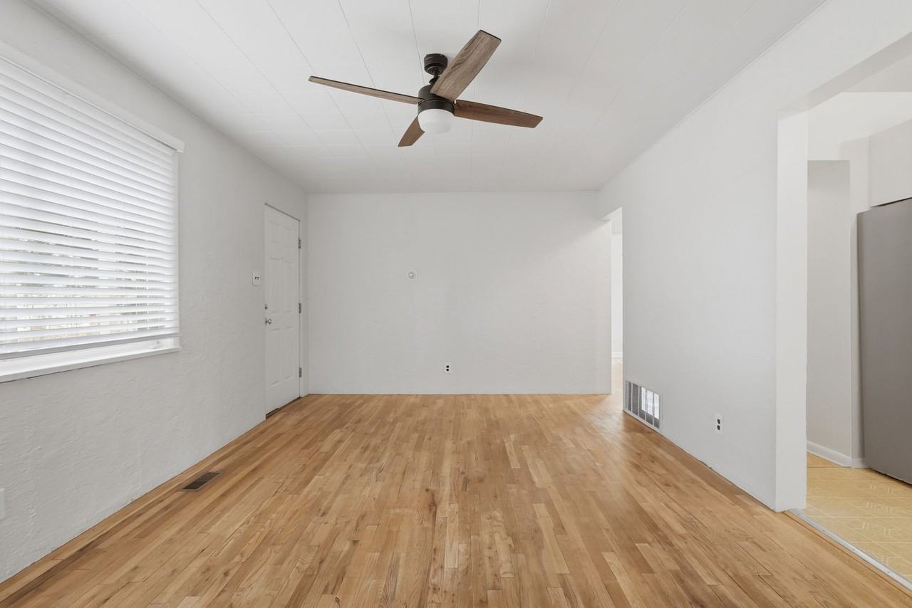 308 N Gilbert St - Photo 3 of 26