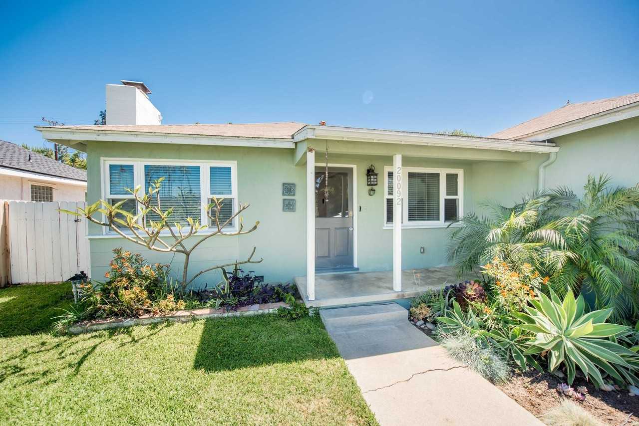 20092 Bayview Ave - Photo 2 of 38