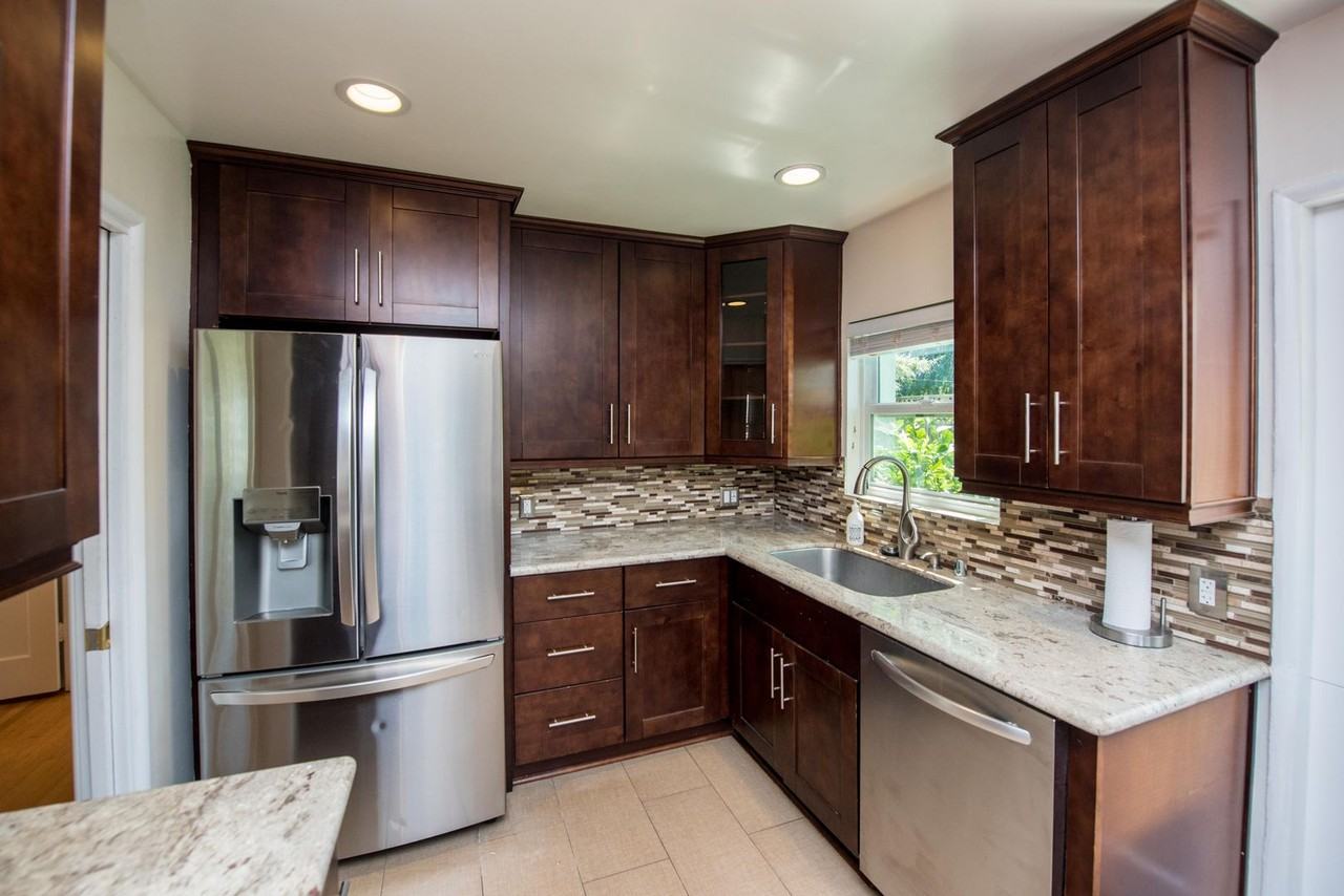 20092 Bayview Ave - Photo 5 of 38