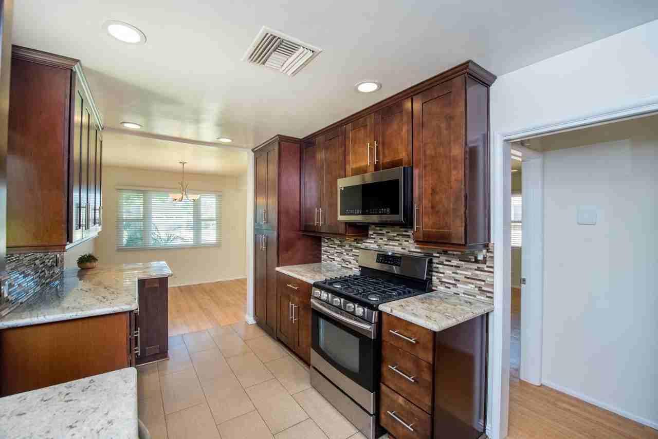 20092 Bayview Ave - Photo 7 of 38