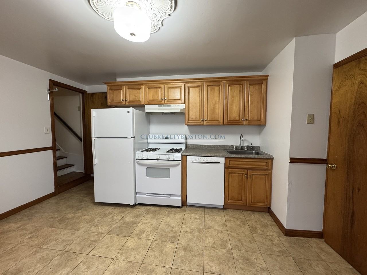 54 Portsmouth St - Photo 3 of 15