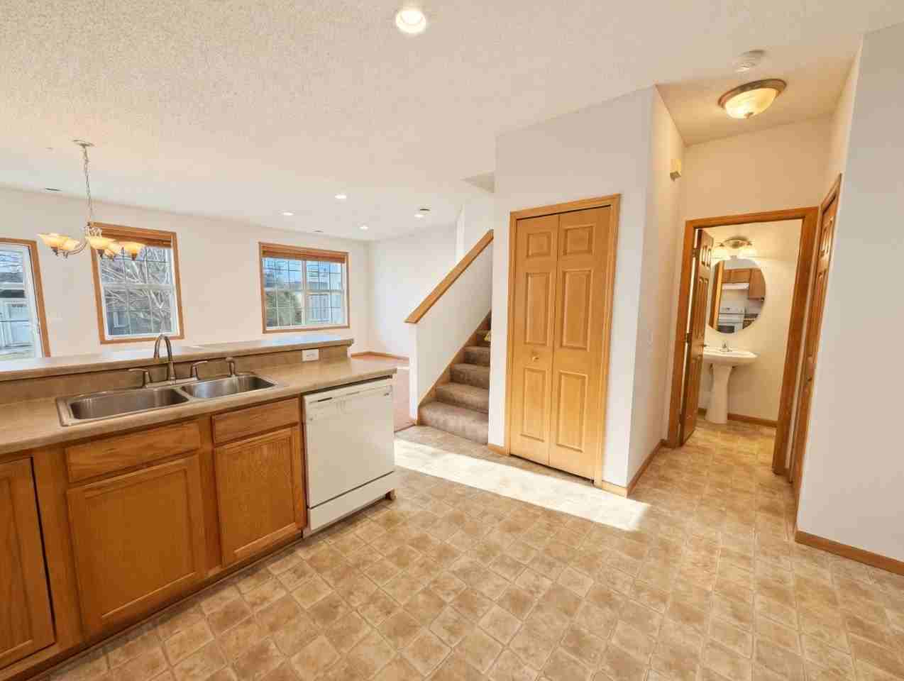 6829 Narcissus Ln N - Photo 7 of 34