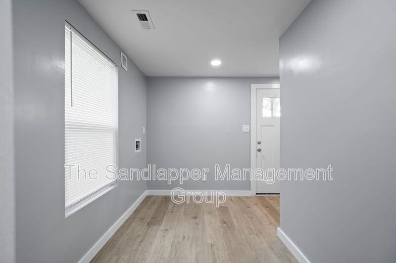 2645 Oregon Ave - Photo 5 of 12