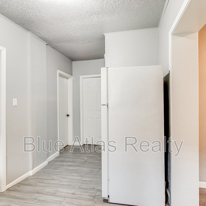 1724 Pear St #1 - Photo 2 of 13