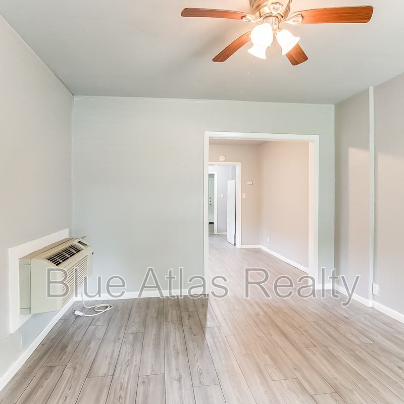 1724 Pear St #1 - Photo 3 of 13