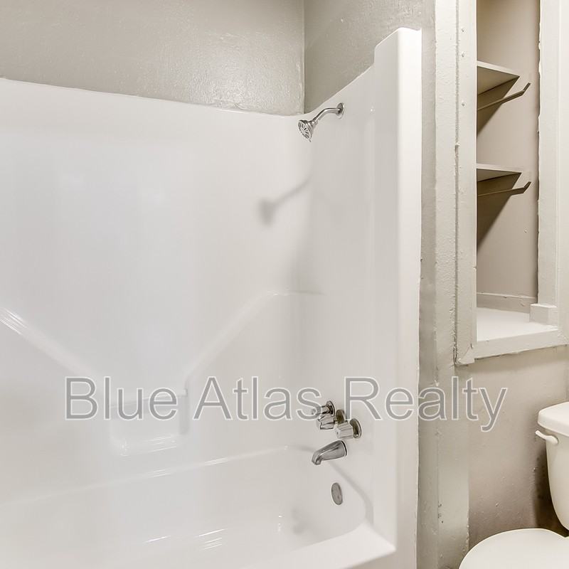 1724 Pear St #1 - Photo 6 of 13