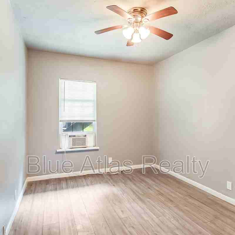 1724 Pear St #1 - Photo 7 of 13