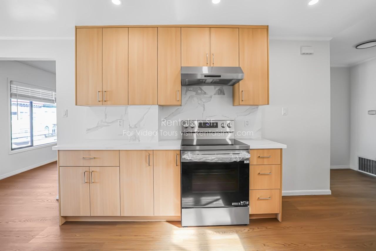 676 33rd Ave - Photo 4 of 16