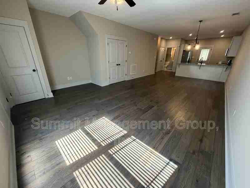 860 S Harkness St - Photo 5 of 34