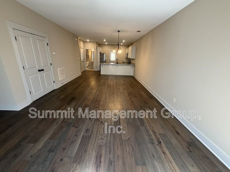 860 S Harkness St - Photo 6 of 34