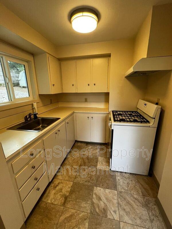 9320 Sw 3rd Ave - Photo 3 of 16