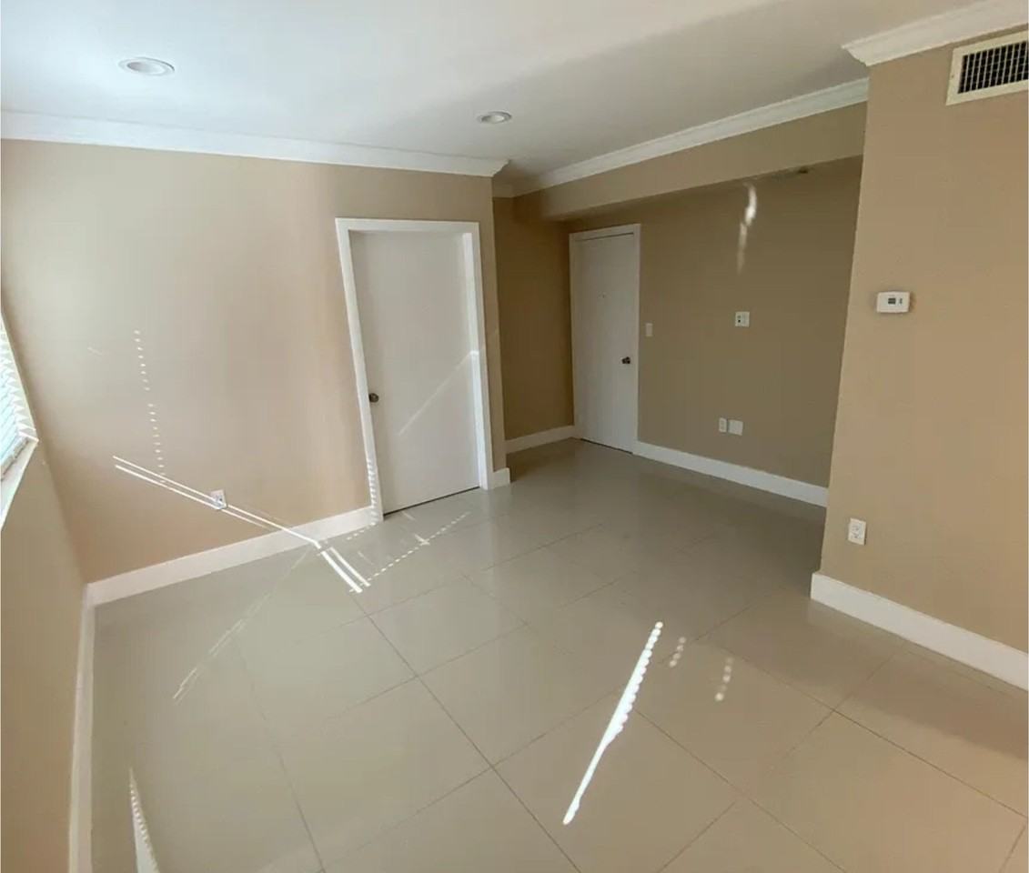 103 Nw 6th Ave #1 - Photo 2 of 7