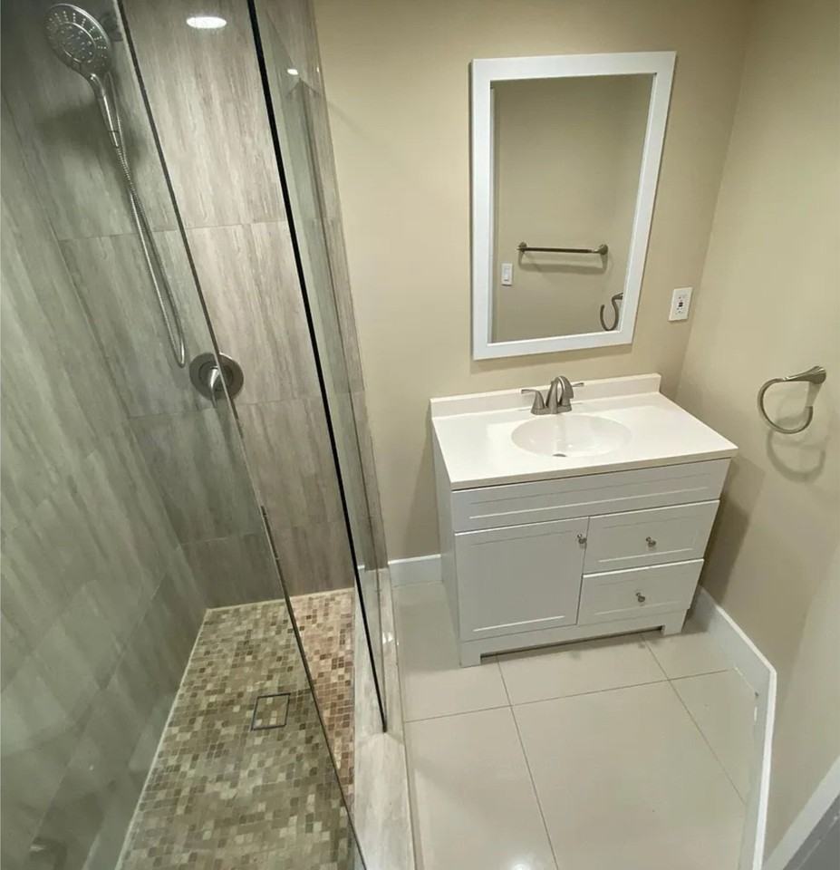 103 Nw 6th Ave #1 - Photo 3 of 7