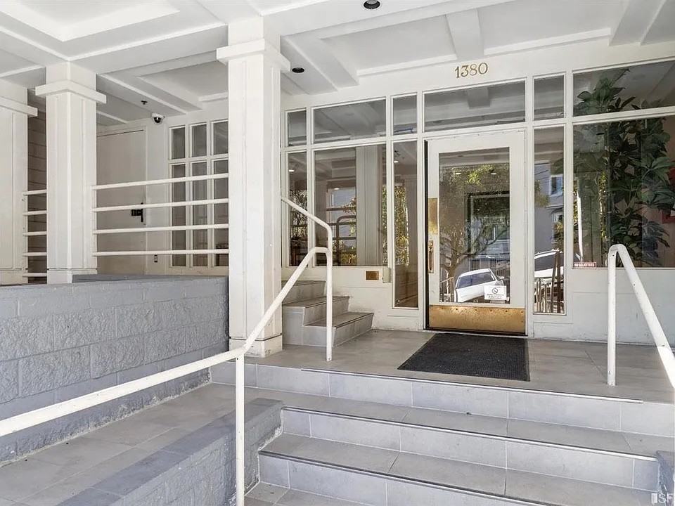 1380 Greenwich St #301 - Photo 2 of 20