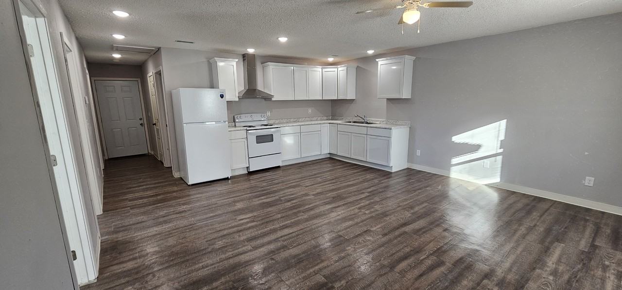 1610 Greer St #A - Photo 2 of 8