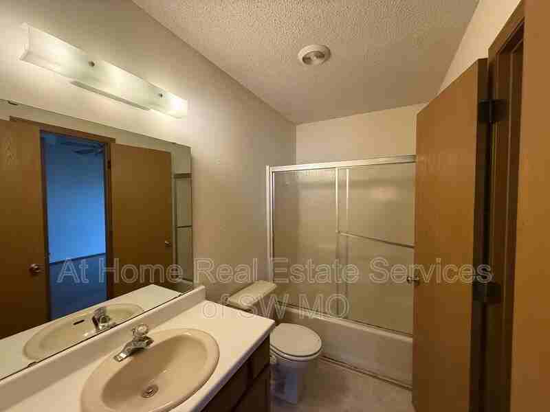 3375 S Moreland Ct Apt B - Photo 7 of 9