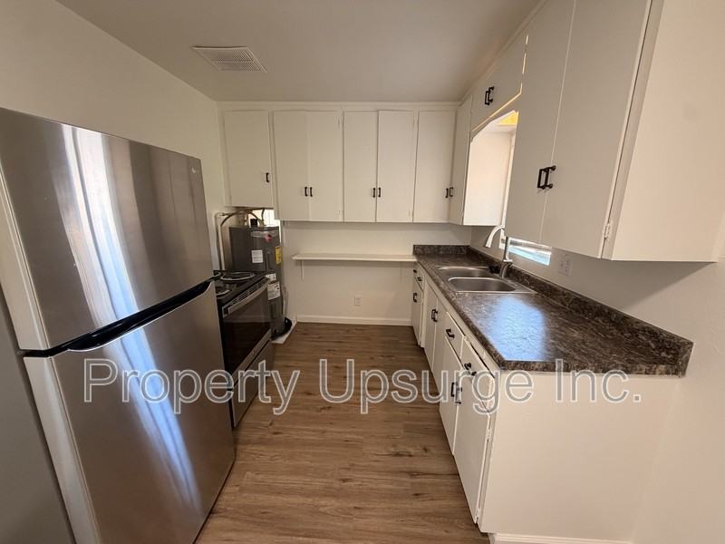 2424 Court Street St - Photo 2 of 19