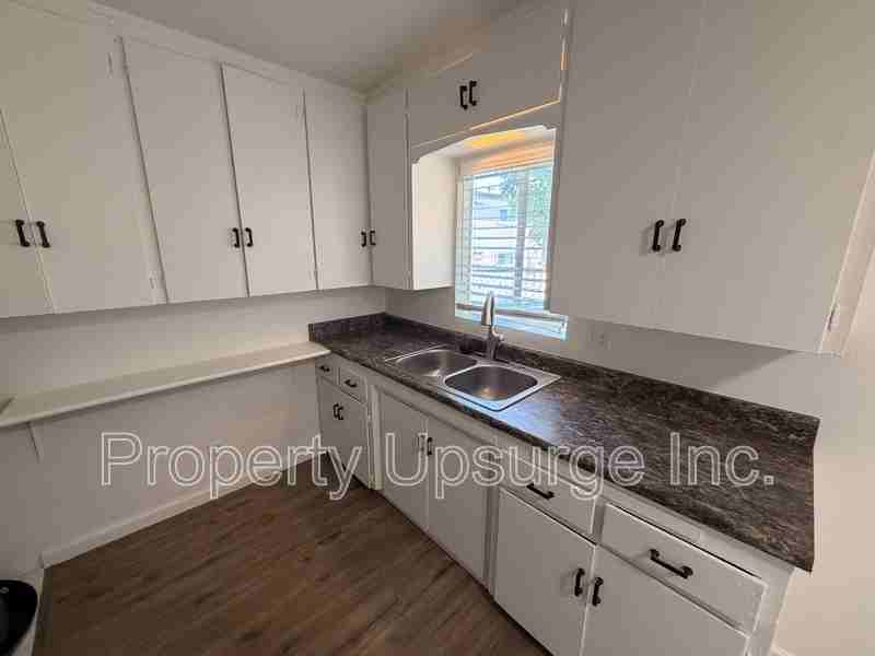 2424 Court Street St - Photo 3 of 19