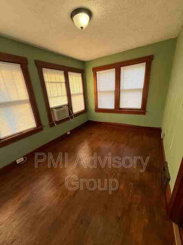 1228 Sw Woodward Ave - Photo 6 of 10