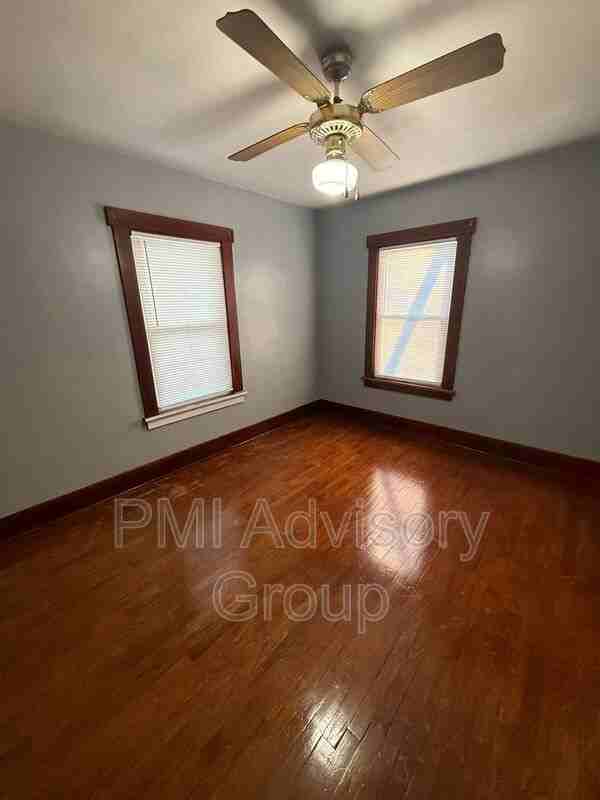 1228 Sw Woodward Ave - Photo 7 of 10