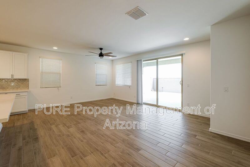 10155 W Crittenden Ln - Photo 2 of 28