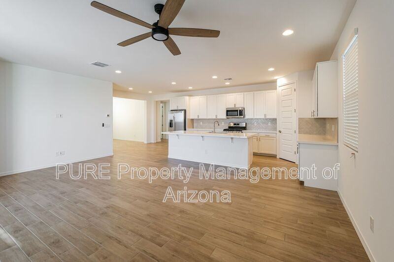 10155 W Crittenden Ln - Photo 3 of 28