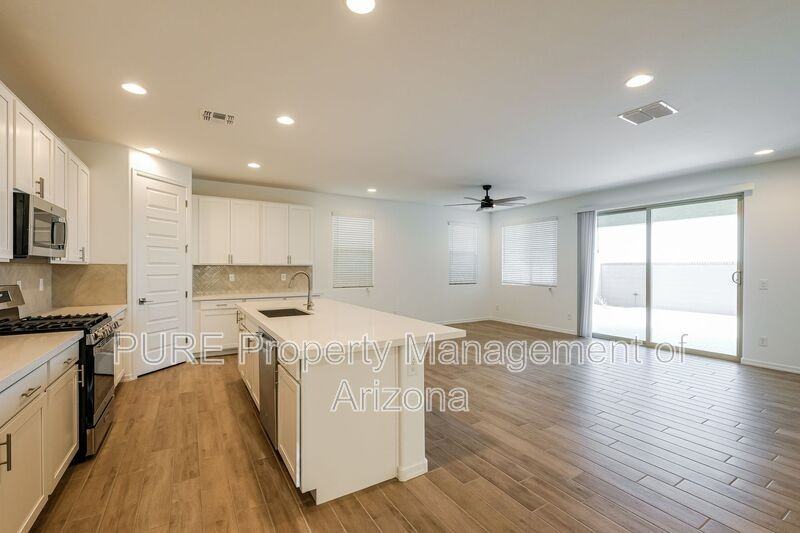 10155 W Crittenden Ln - Photo 7 of 28