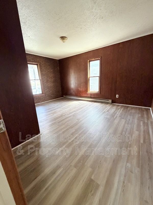 510 Alexander St - Photo 6 of 9