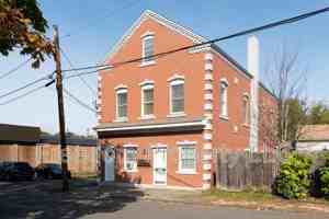 featured image of 27 Railroad Ave Fl Back