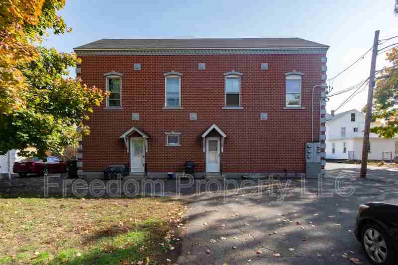 27 Railroad Ave Fl Back - Photo 2 of 11