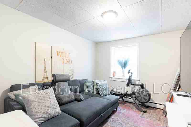 27 Railroad Ave Fl Back - Photo 6 of 11