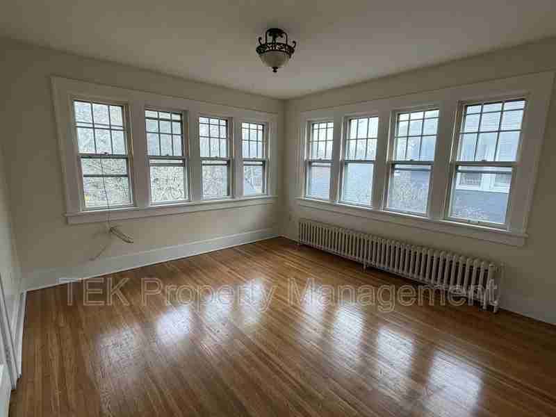 3677 Lake Ave - Photo 6 of 7