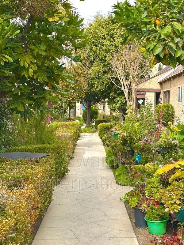 119 E N St - Photo 2 of 16