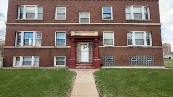 featured image of 672 Connecticut St #1S