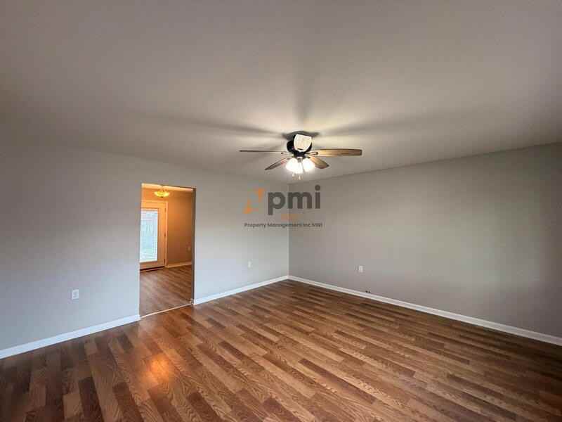 325 Lahonda Dr - Photo 3 of 20