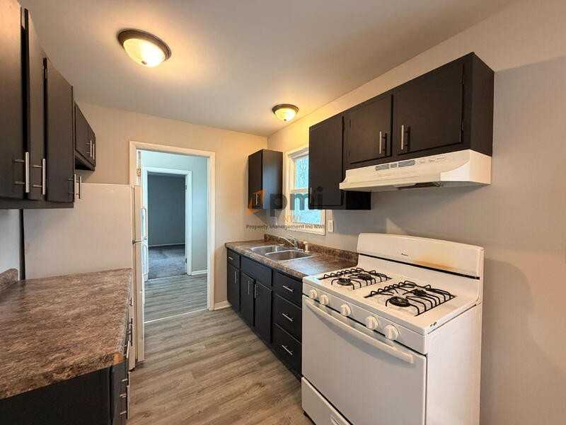 325 Lahonda Dr - Photo 5 of 20