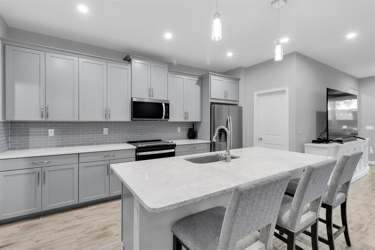 19421 Monarch Wind Way - Photo 4 of 25