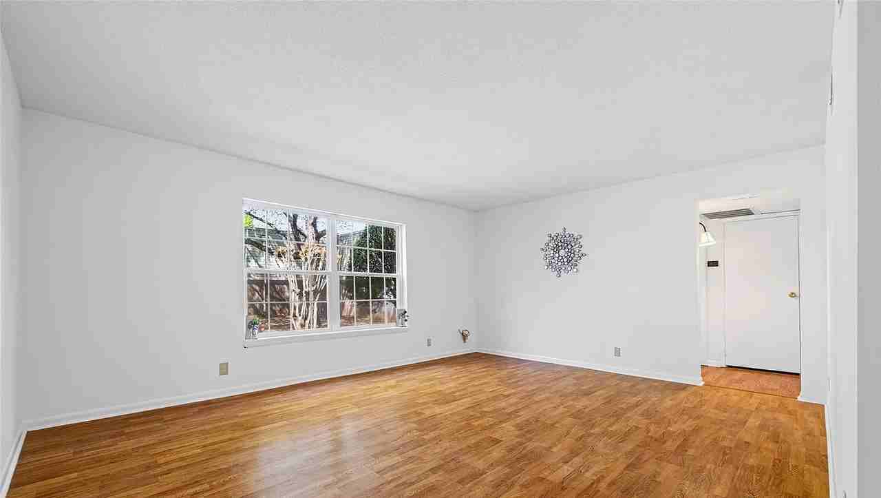 2636 Park Rd #2B - Photo 2 of 4