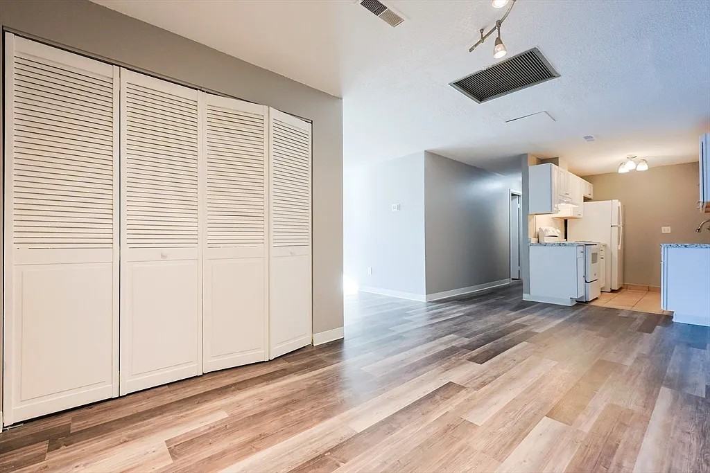 150 Rumford Ave - Photo 3 of 14