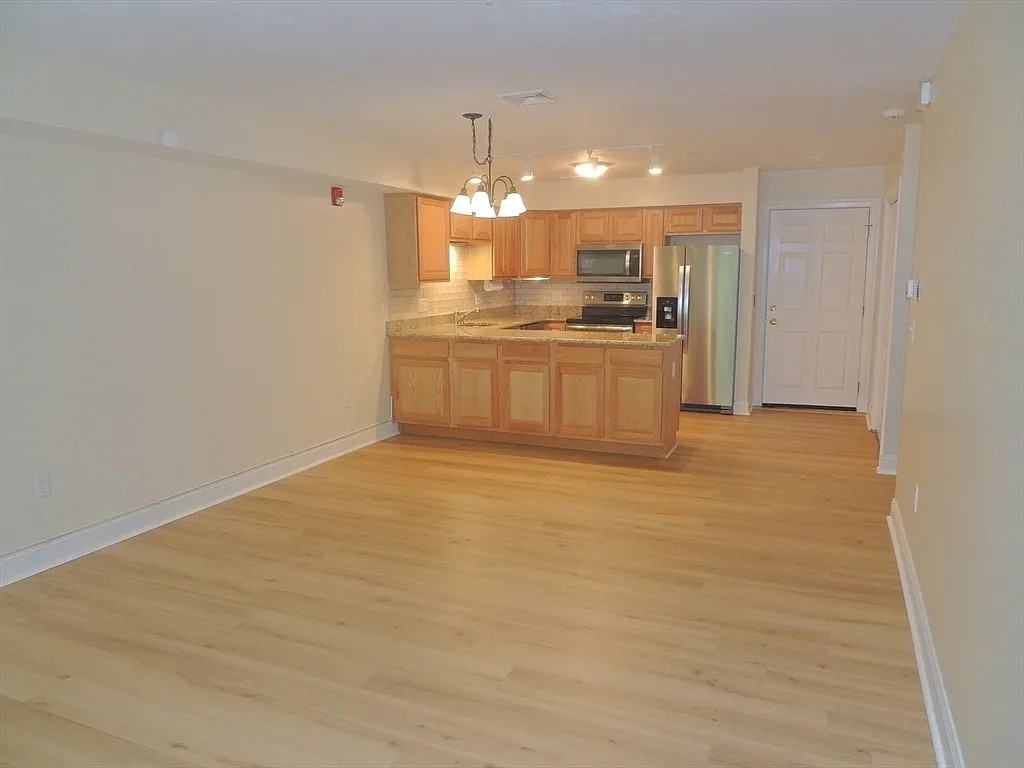 24 Green Leaves Dr - Photo 5 of 11