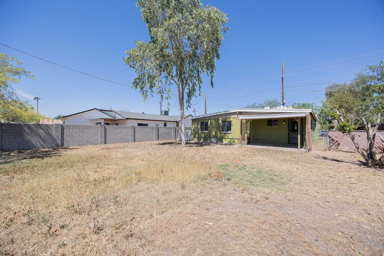 1423 E Virginia Ave - Photo 2 of 23