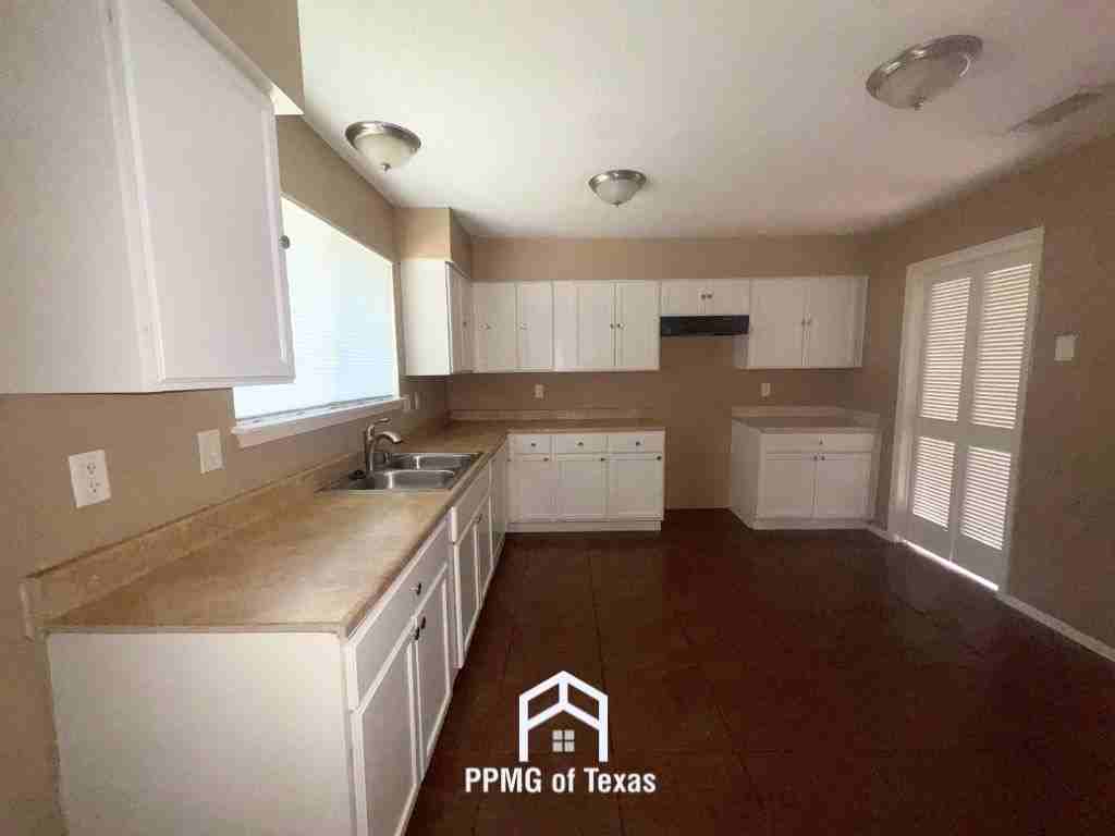 8607 Hickory Branch Ln - Photo 3 of 14
