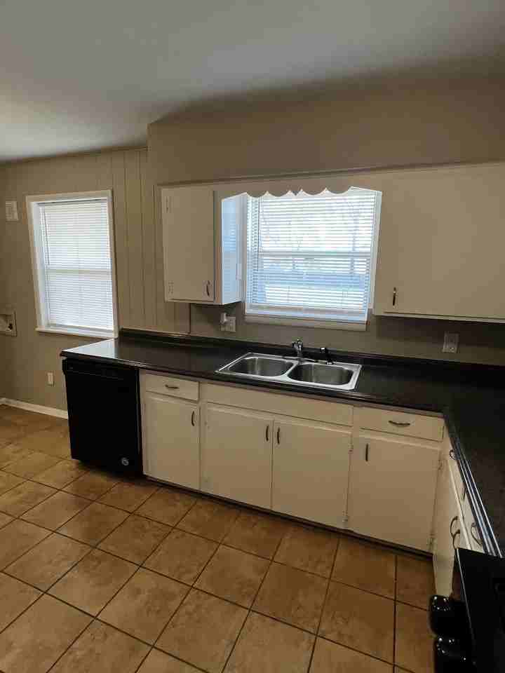 4017 Mellene Dr - Photo 5 of 13