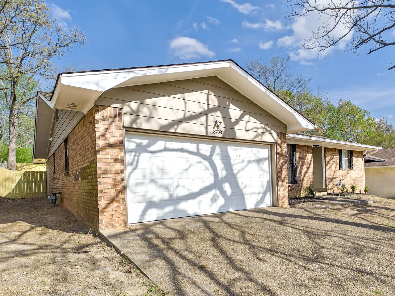 8708 Patricia Lynn Ln - Photo 2 of 17