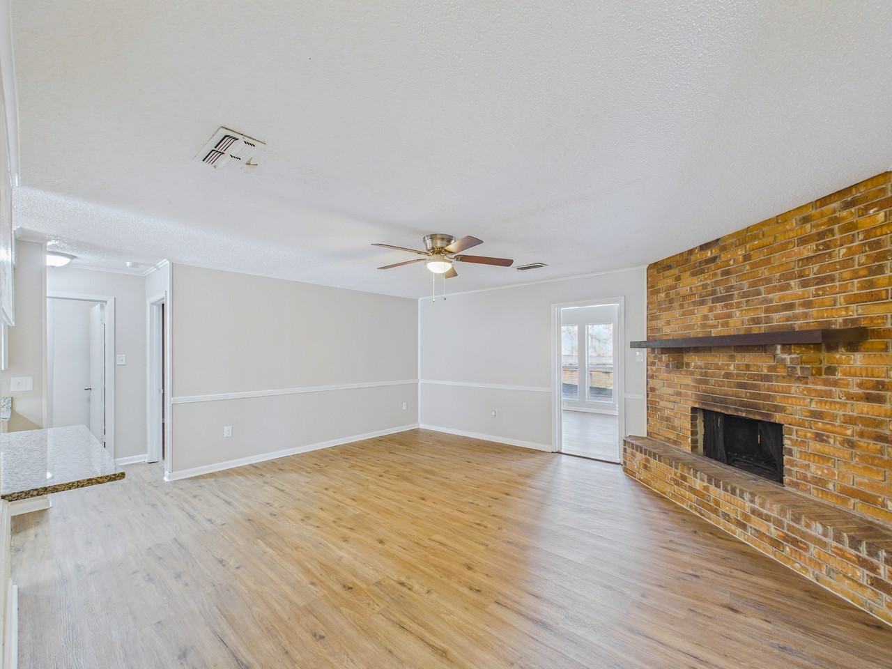 8708 Patricia Lynn Ln - Photo 3 of 17