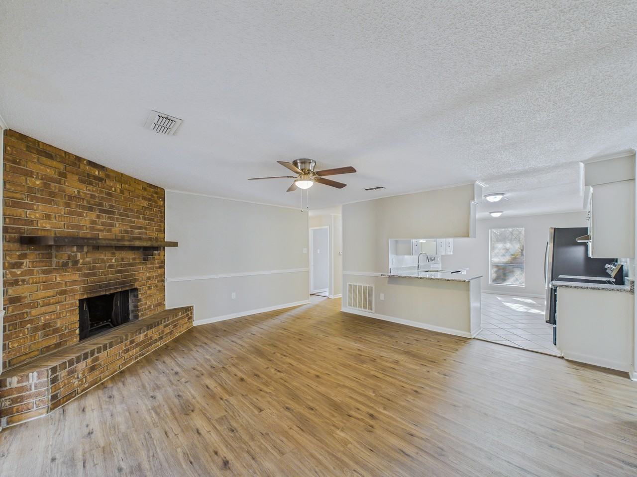 8708 Patricia Lynn Ln - Photo 5 of 17