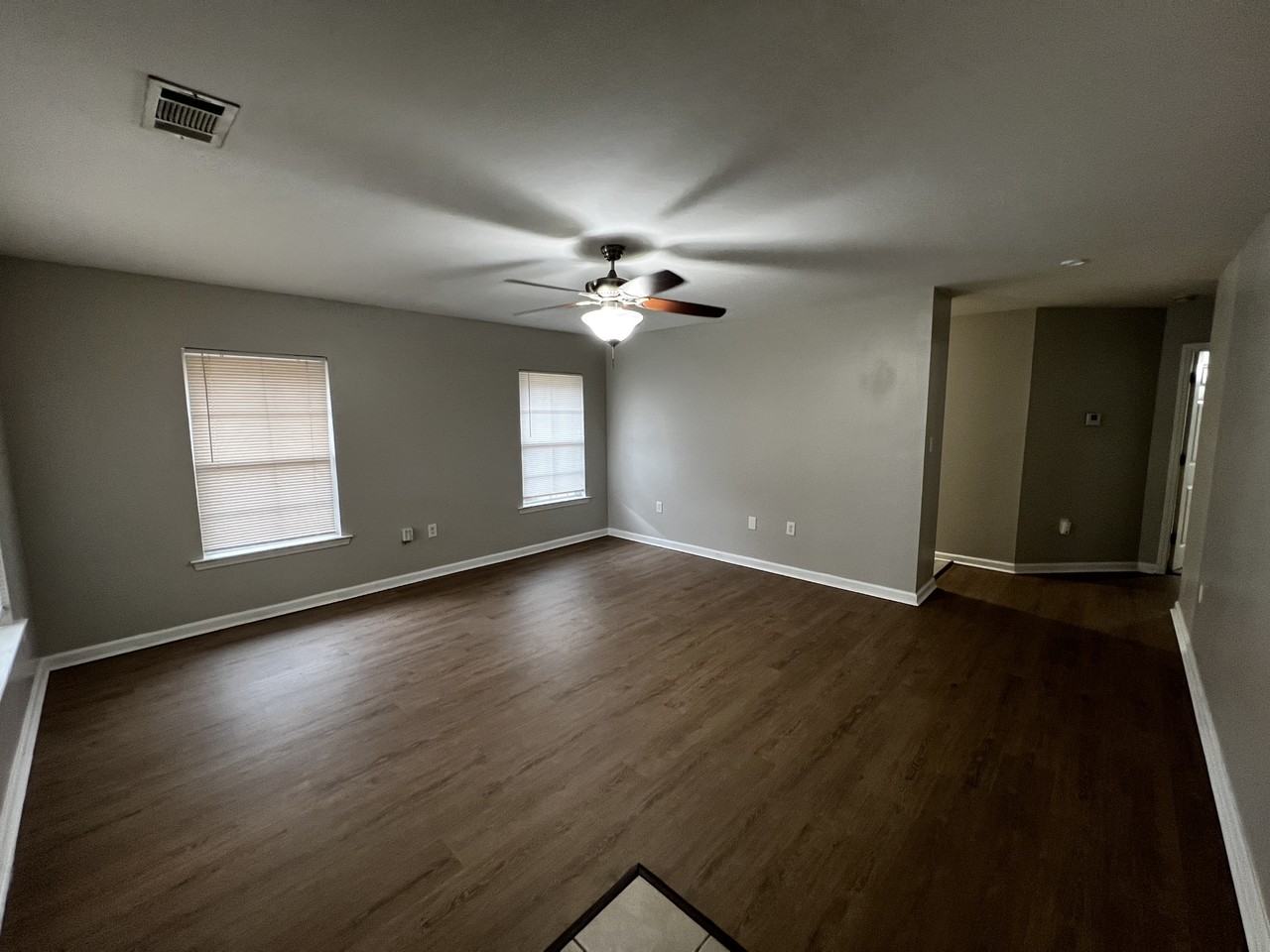 1522 Schaer St - Photo 3 of 13