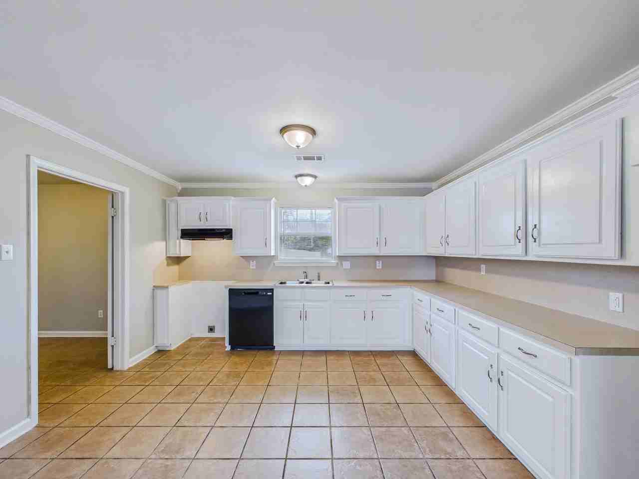 14 Stephens St - Photo 5 of 15